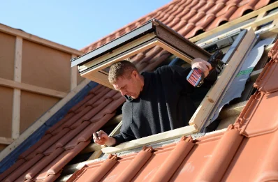 Pose de fenêtres de toit Velux à Bornambusc